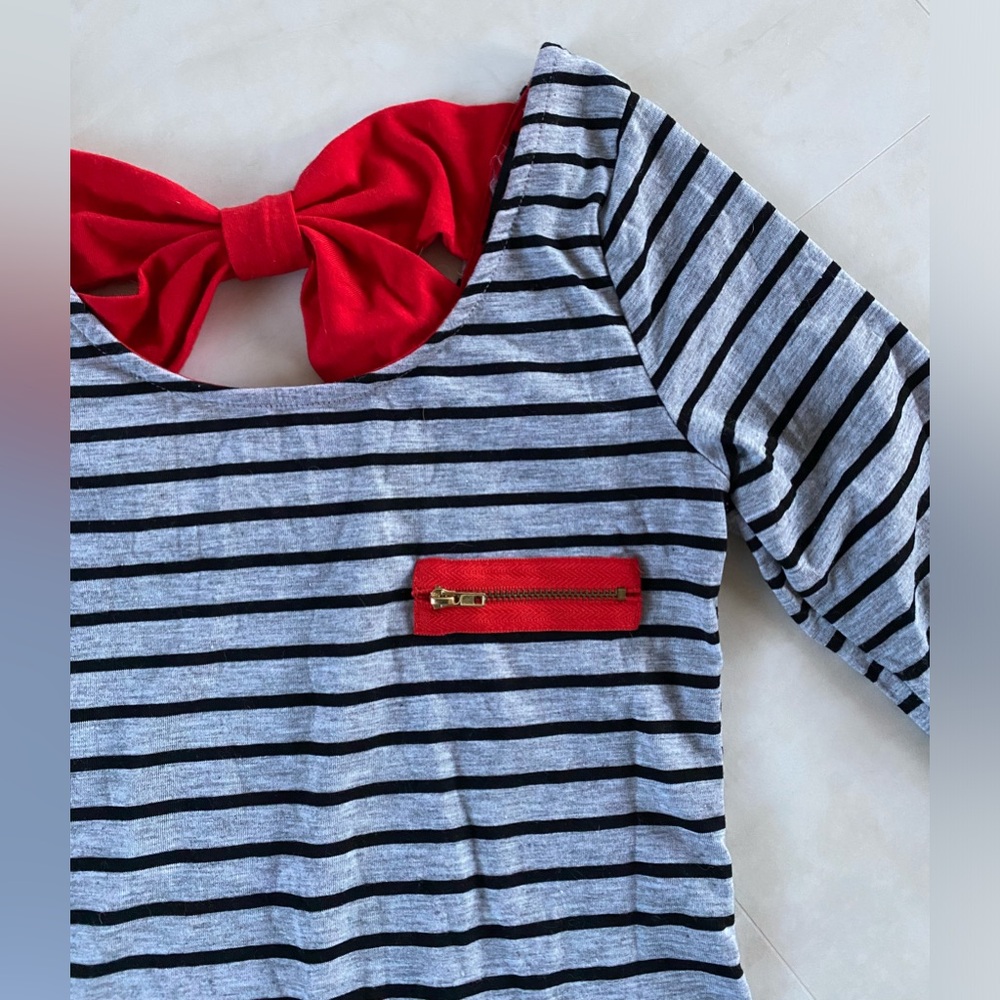 Women’s Gray and Black striped 3/4 sleeve shirt with Red Bow!